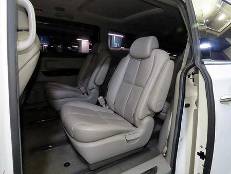 Kia Carnival — photo 07