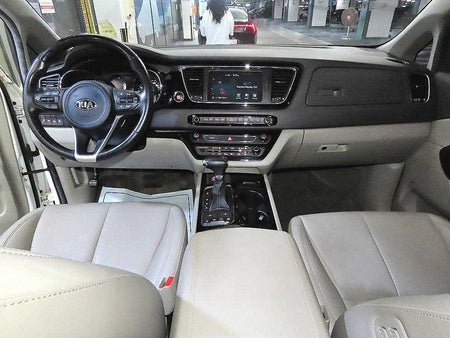 Kia Carnival — photo 10