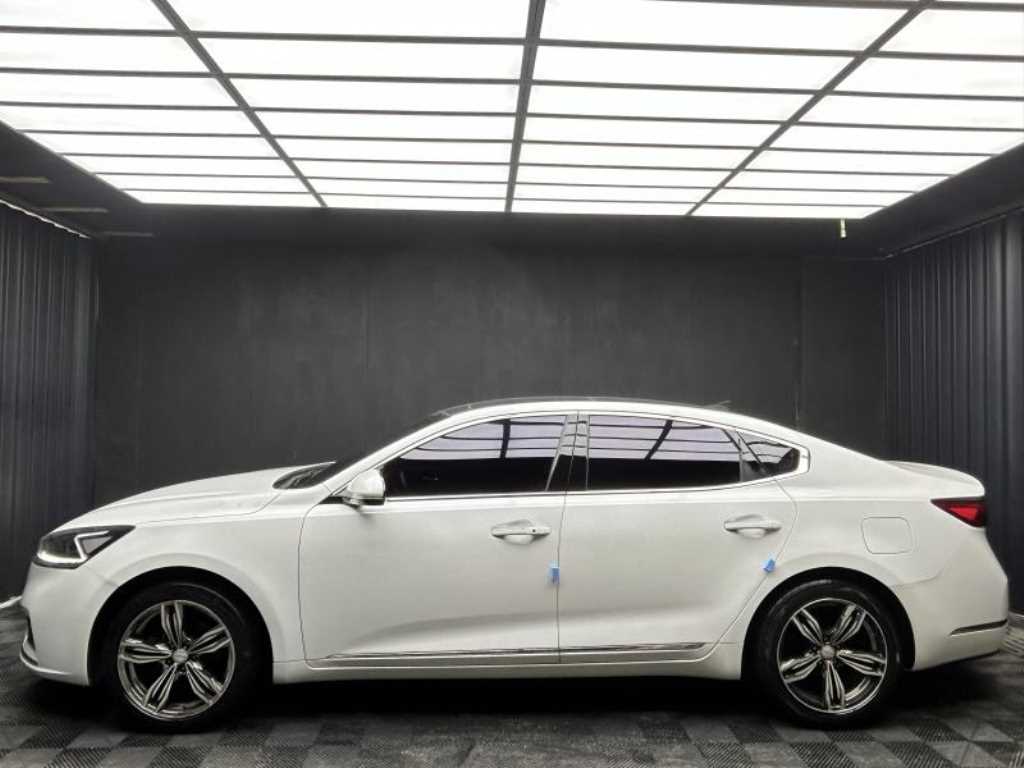 Kia K7 — photo 04