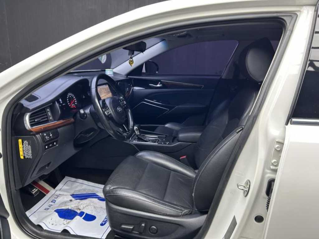 Kia K7 — photo 05