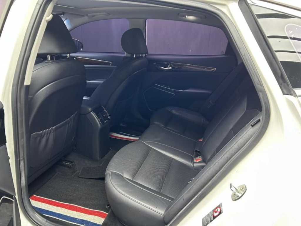 Kia K7 — photo 06