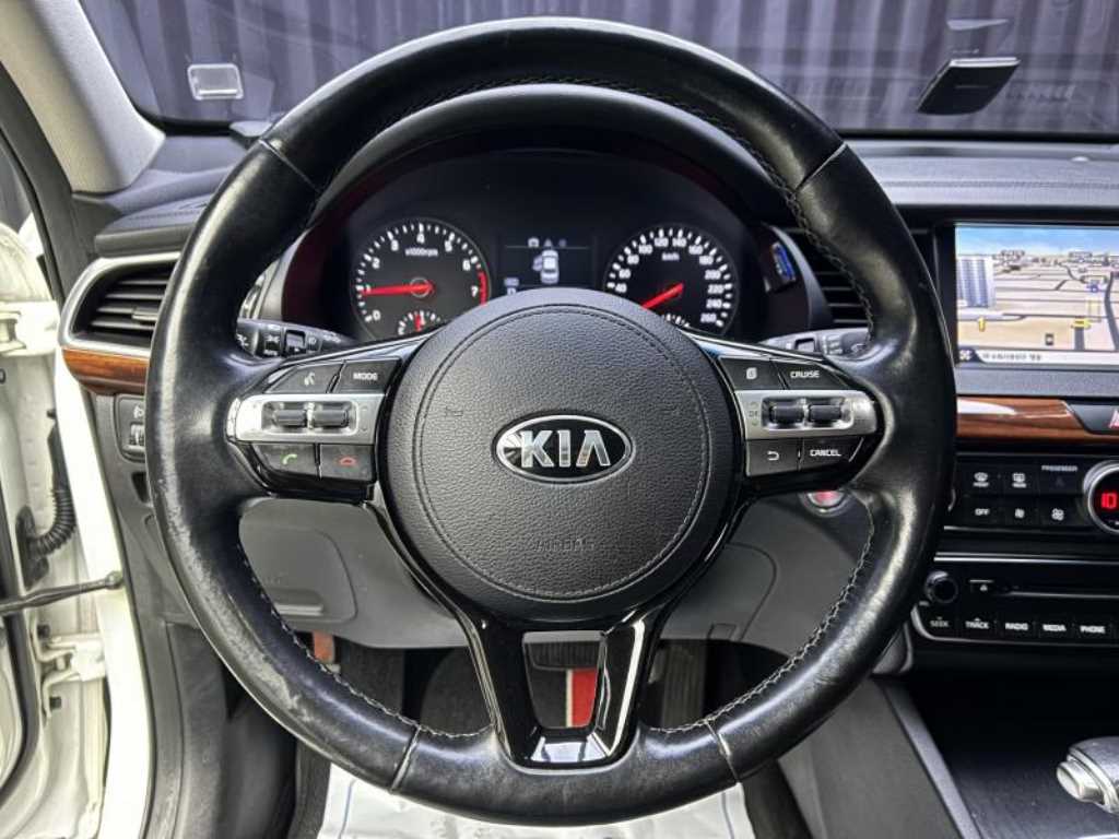 Kia K7 — photo 10
