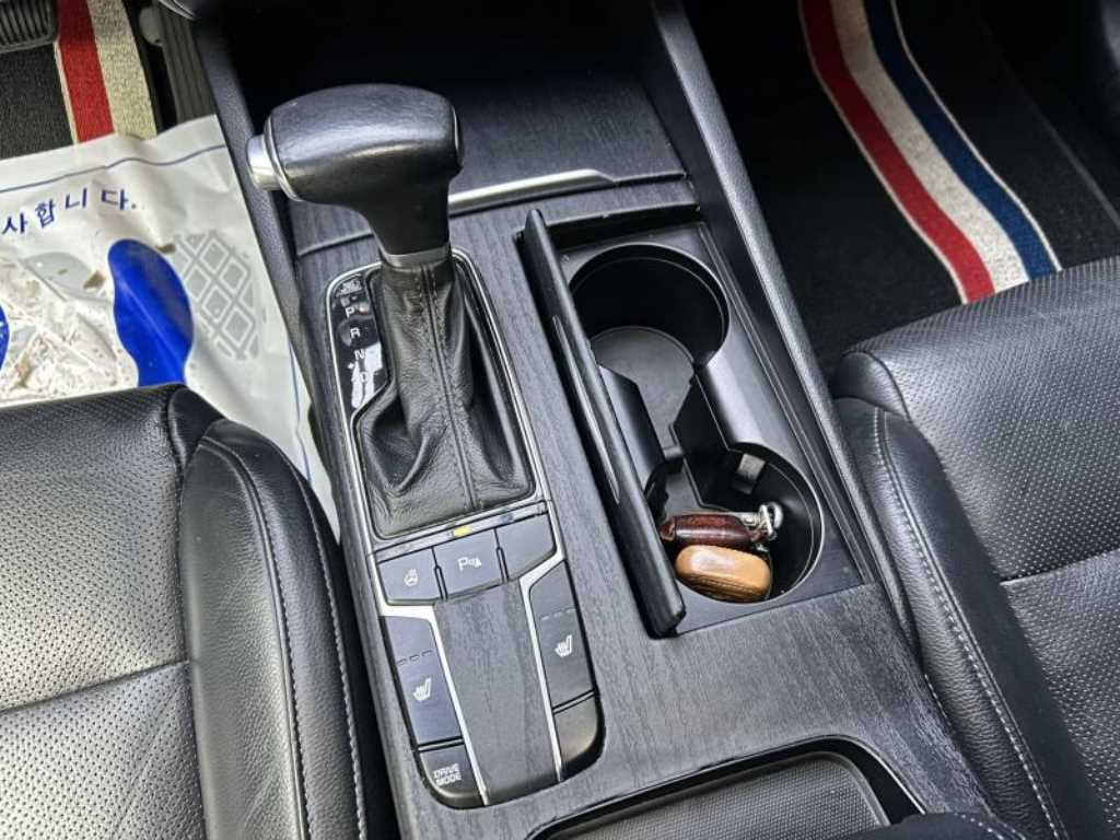 Kia K7 — photo 12