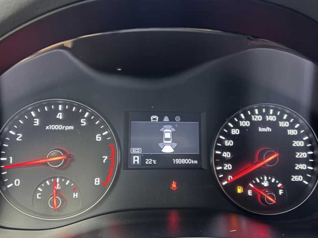 Kia K7 — photo 16