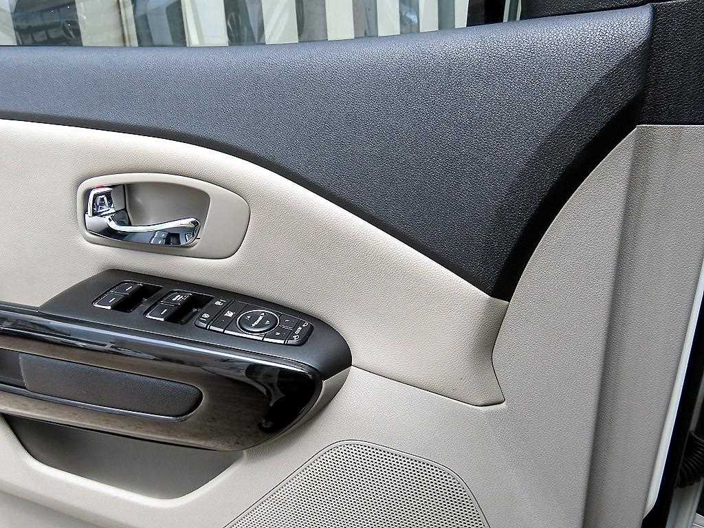 Kia Carnival — photo 12