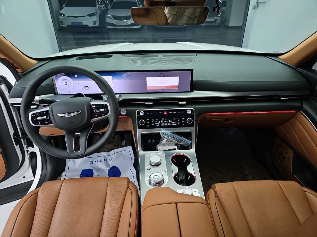 Genesis GV80 — photo 07