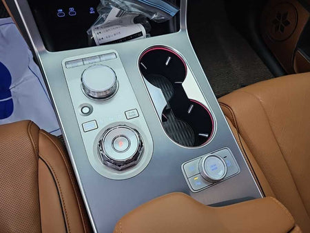 Genesis GV80 — photo 08