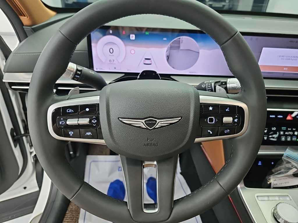 Genesis GV80 — photo 09