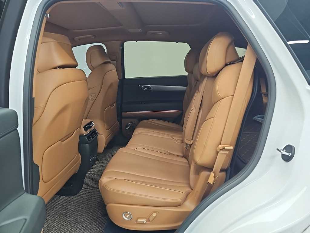 Genesis GV80 — photo 12