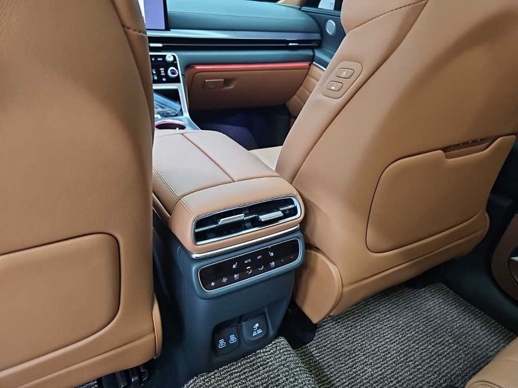 Genesis GV80 — photo 13