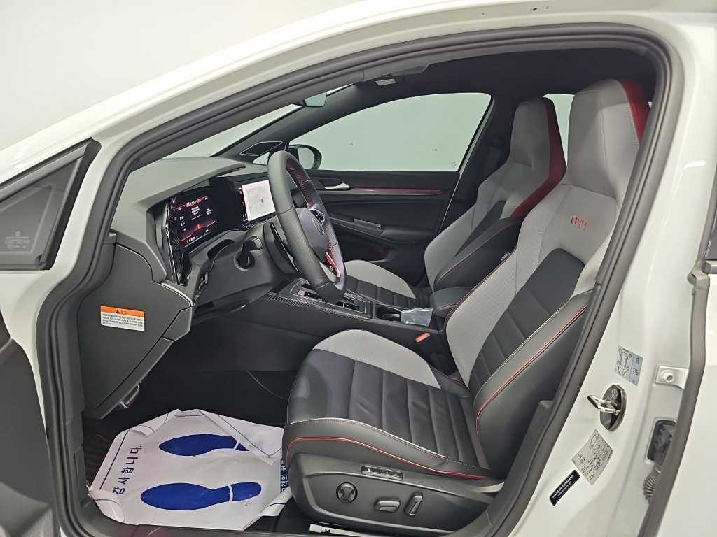Volkswagen Golf — photo 11