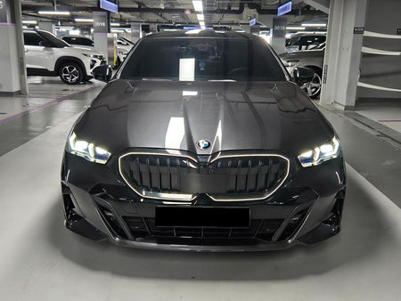 BMW 5-Series — photo 01