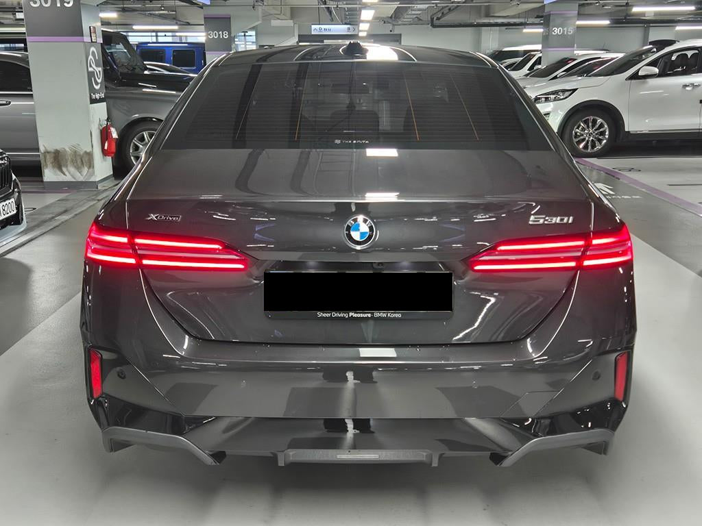 BMW 5-Series — photo 04