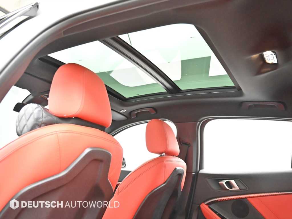 BMW 1-Series — photo 11