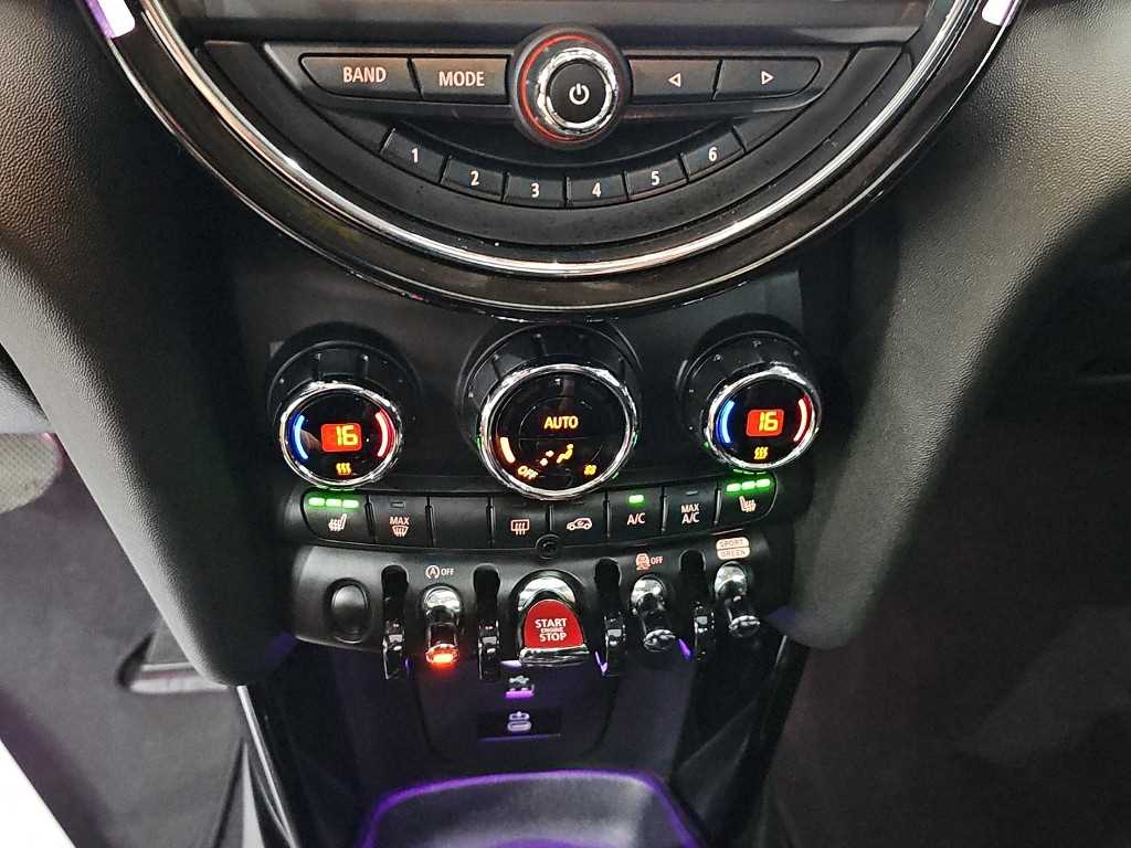 Mini Cooper — photo 10