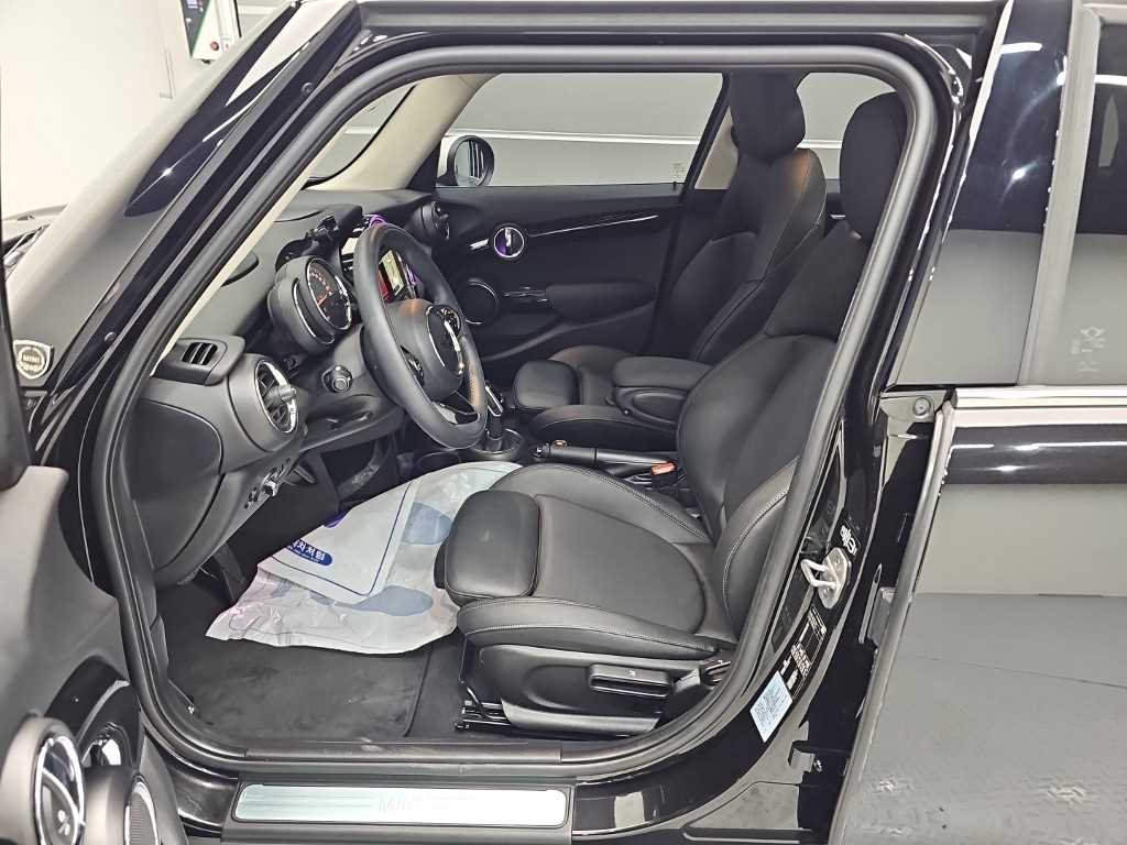 Mini Cooper — photo 11