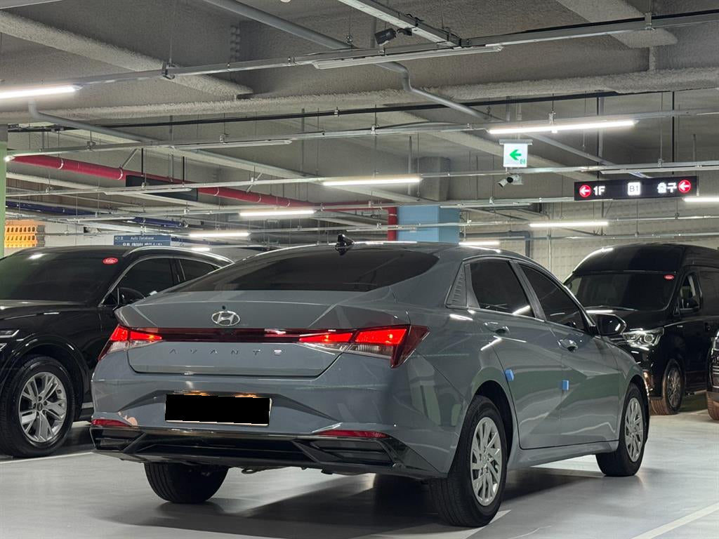 Hyundai Avante — photo 03