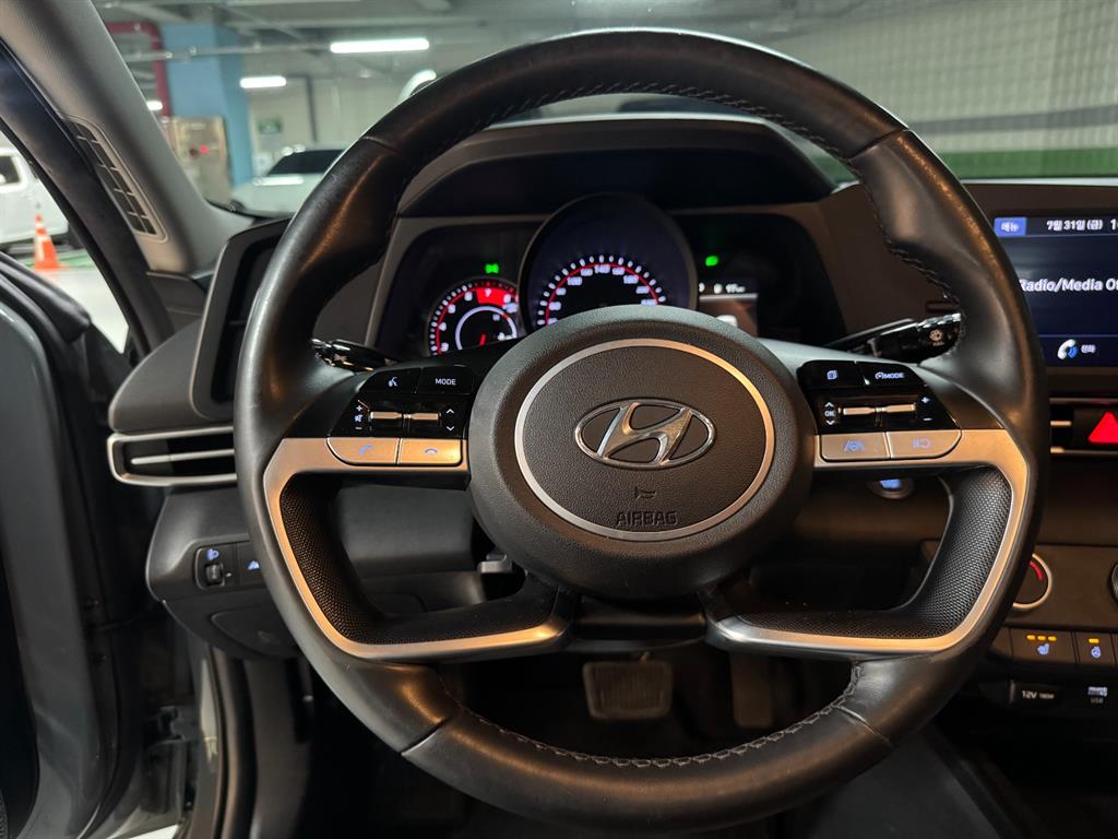 Hyundai Avante — photo 10