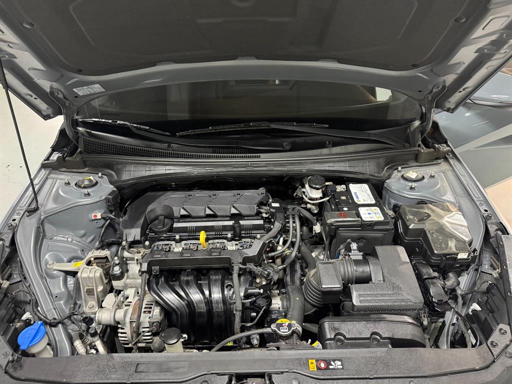 Hyundai Avante — photo 17