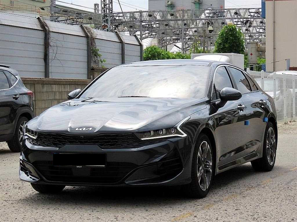 Kia K5 — photo 02