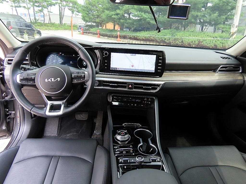 Kia K5 — photo 07