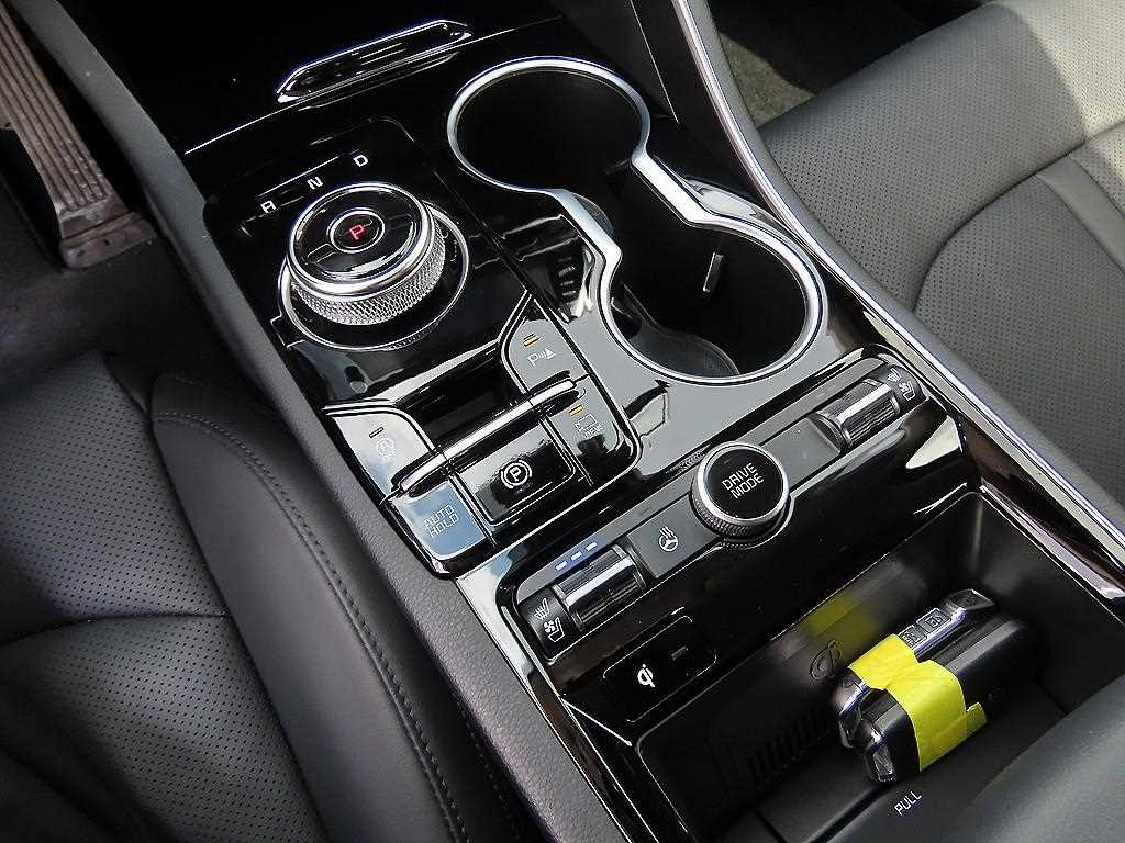 Kia K5 — photo 10