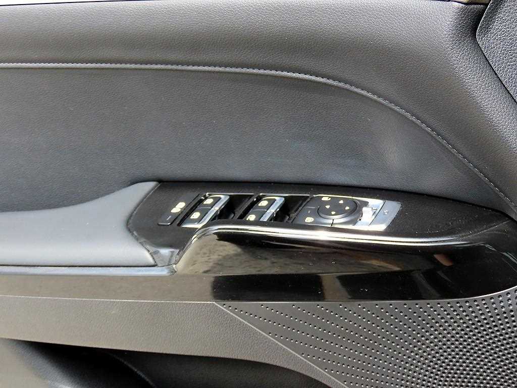 Kia K5 — photo 11