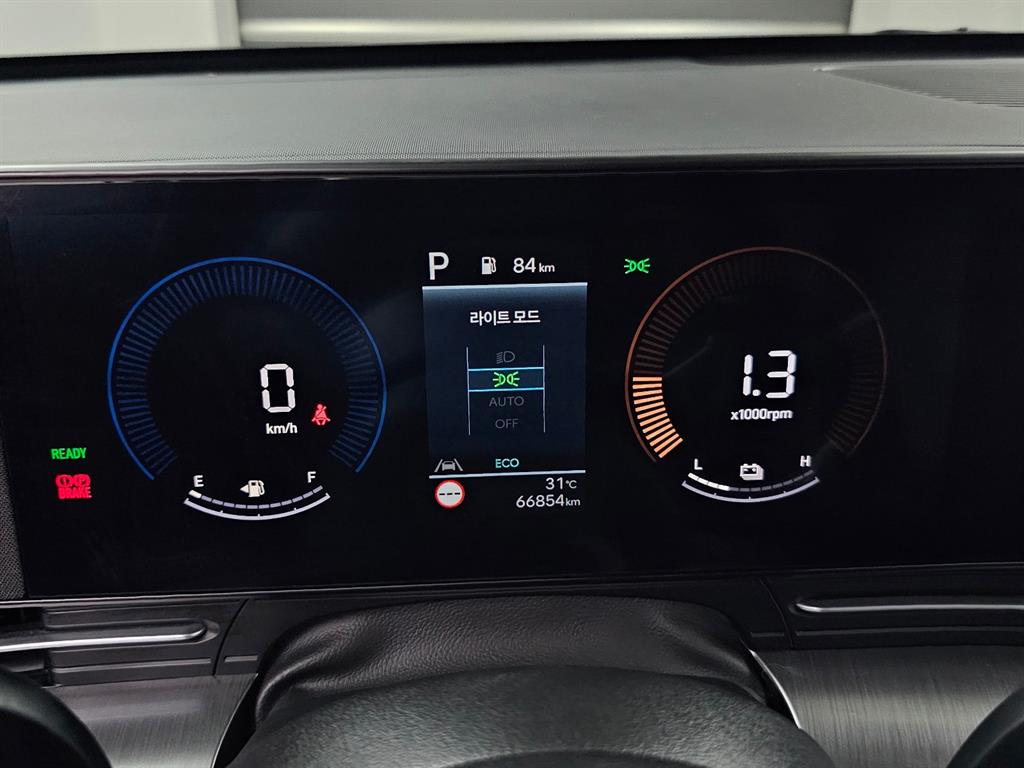Hyundai Kona — photo 08