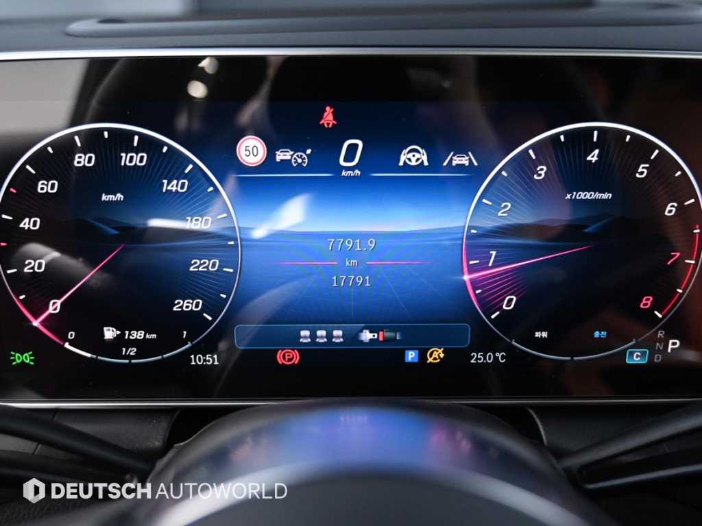 Mercedes-Benz GLC-Class — photo 08