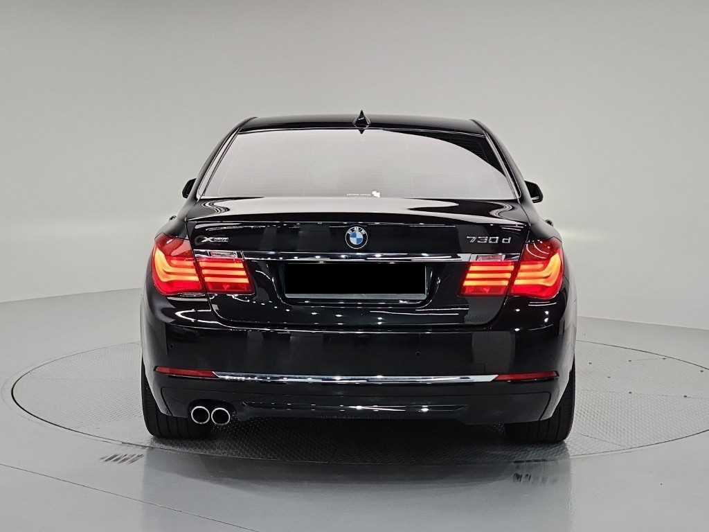 BMW 7-Series — photo 03
