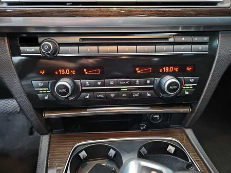 BMW 7-Series — photo 10