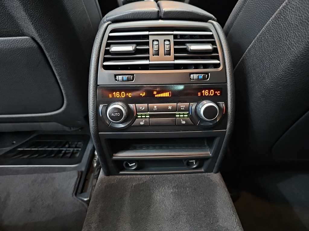 BMW 7-Series — photo 13