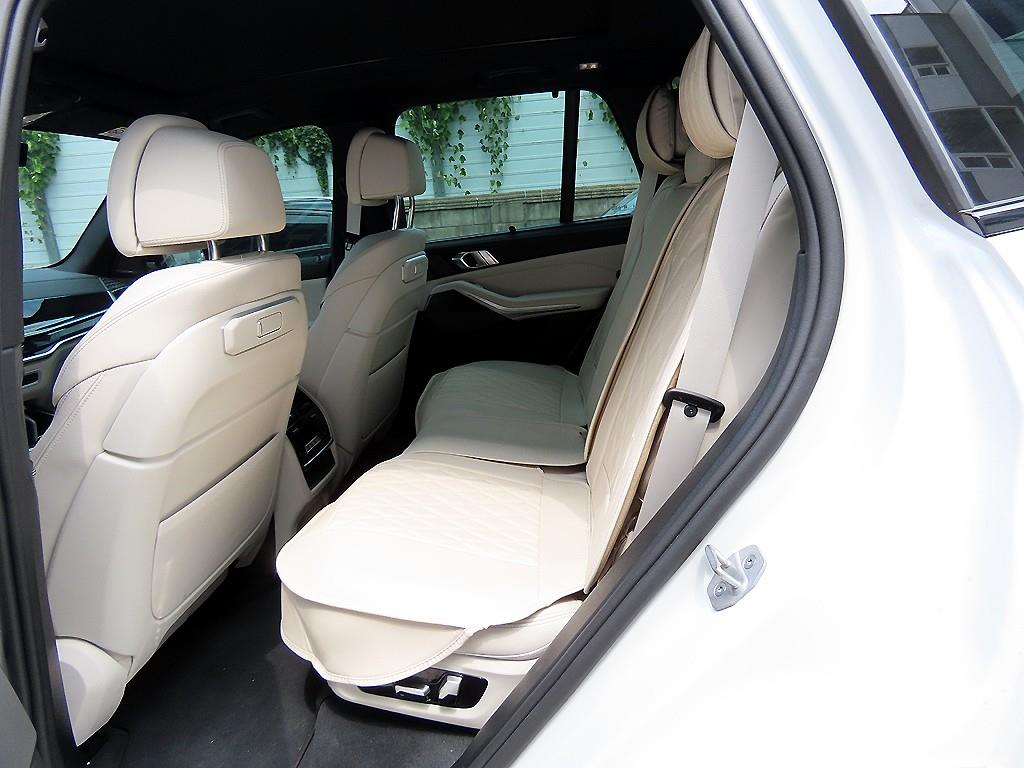 BMW X5 — photo 06