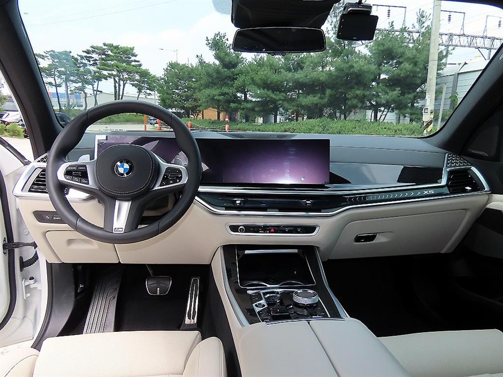 BMW X5 — photo 07