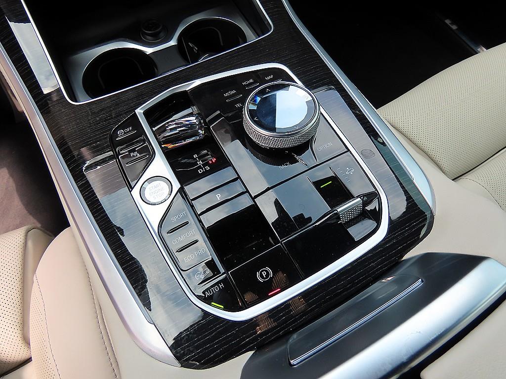 BMW X5 — photo 11