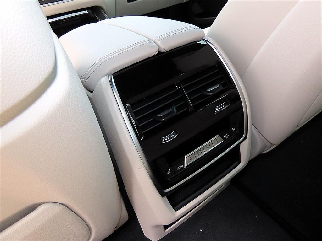BMW X5 — photo 15