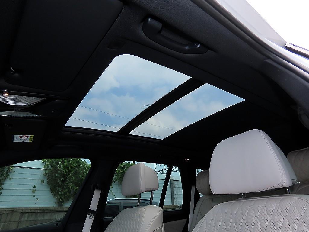 BMW X5 — photo 16