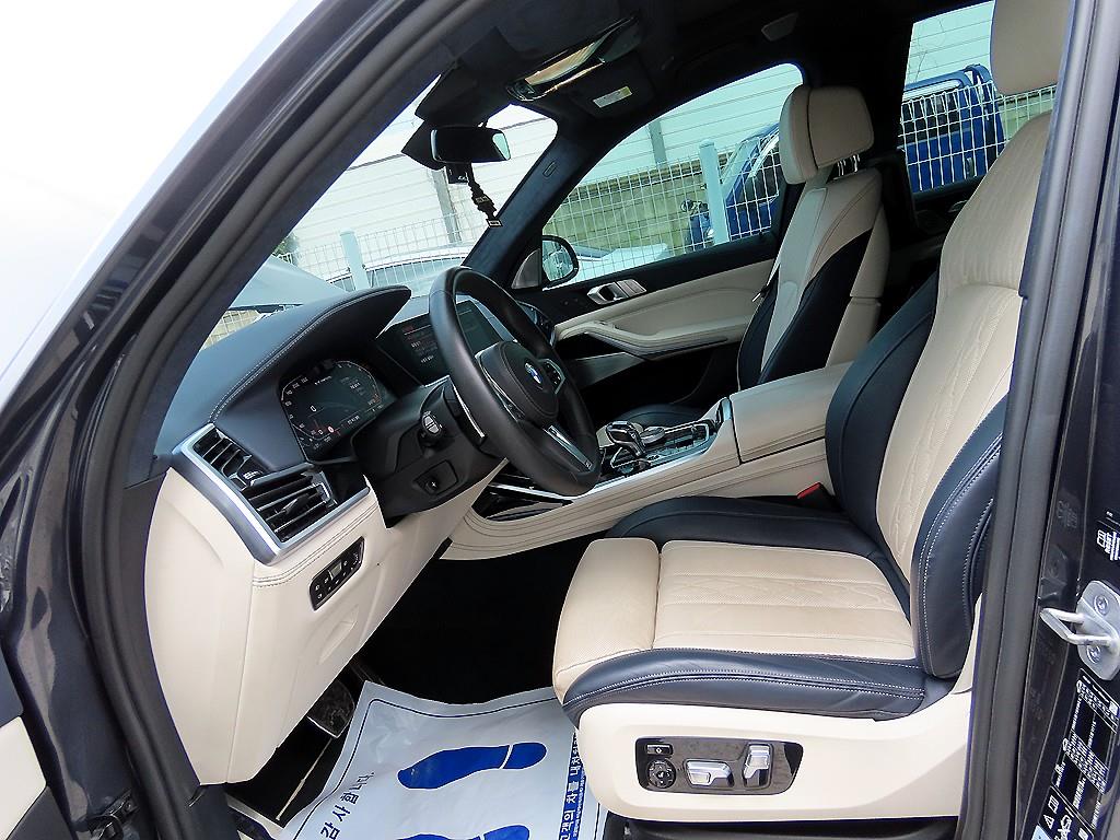 BMW X7 — photo 05