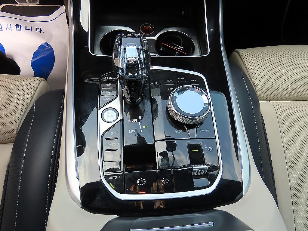BMW X7 — photo 11