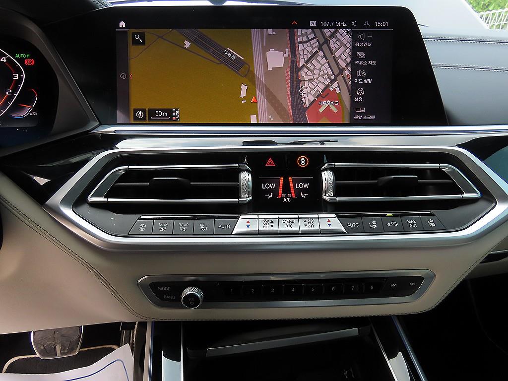 BMW X7 — photo 13