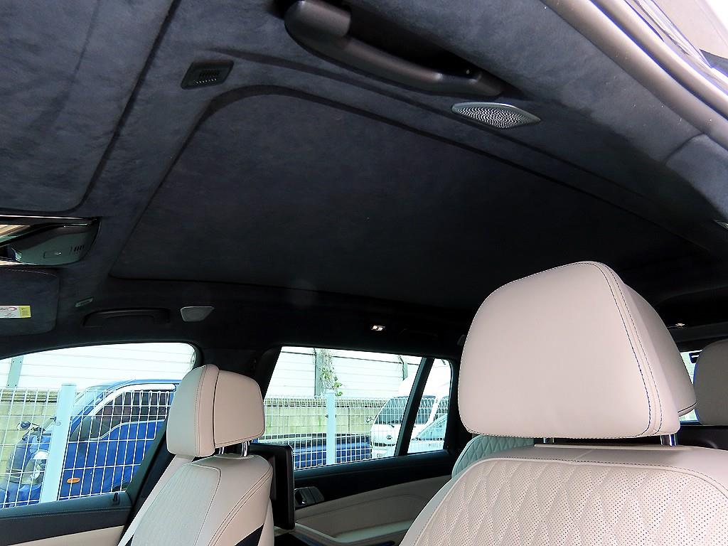 BMW X7 — photo 15
