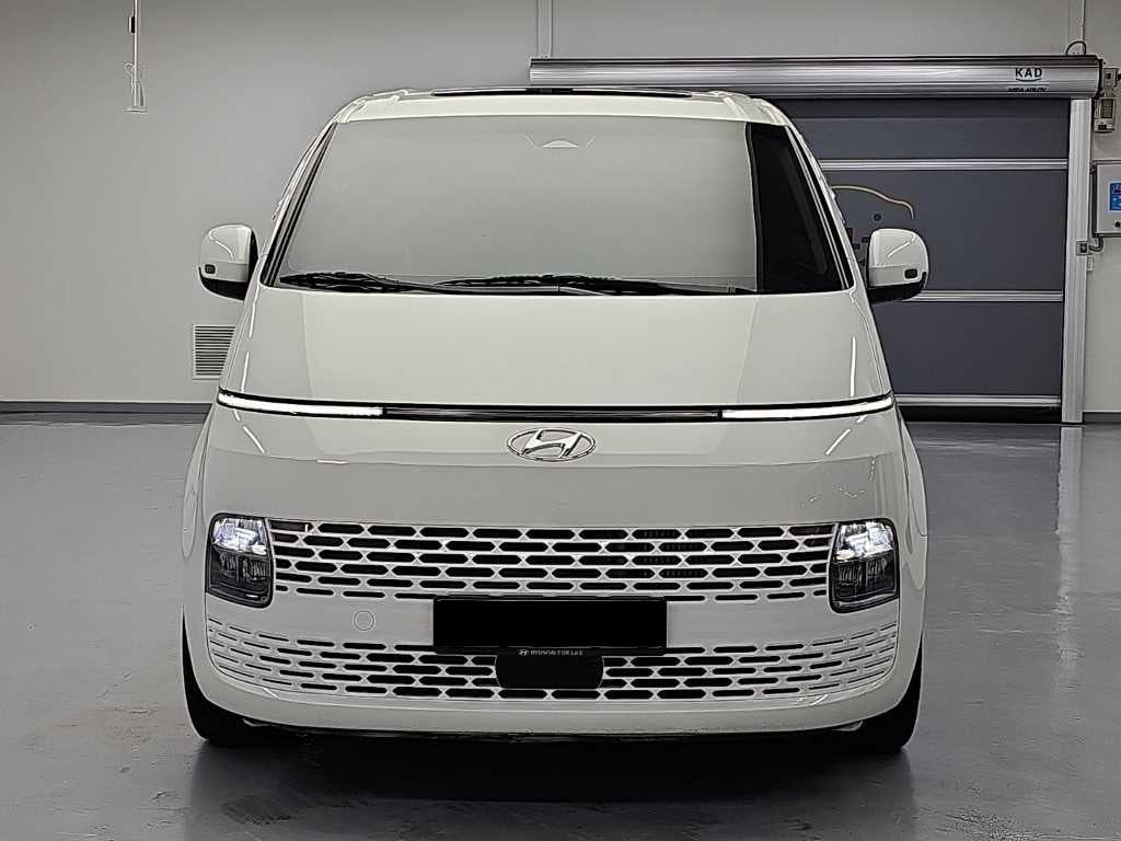 Hyundai Staria — photo 02