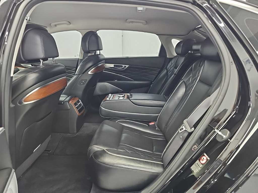 Kia K9 — photo 11