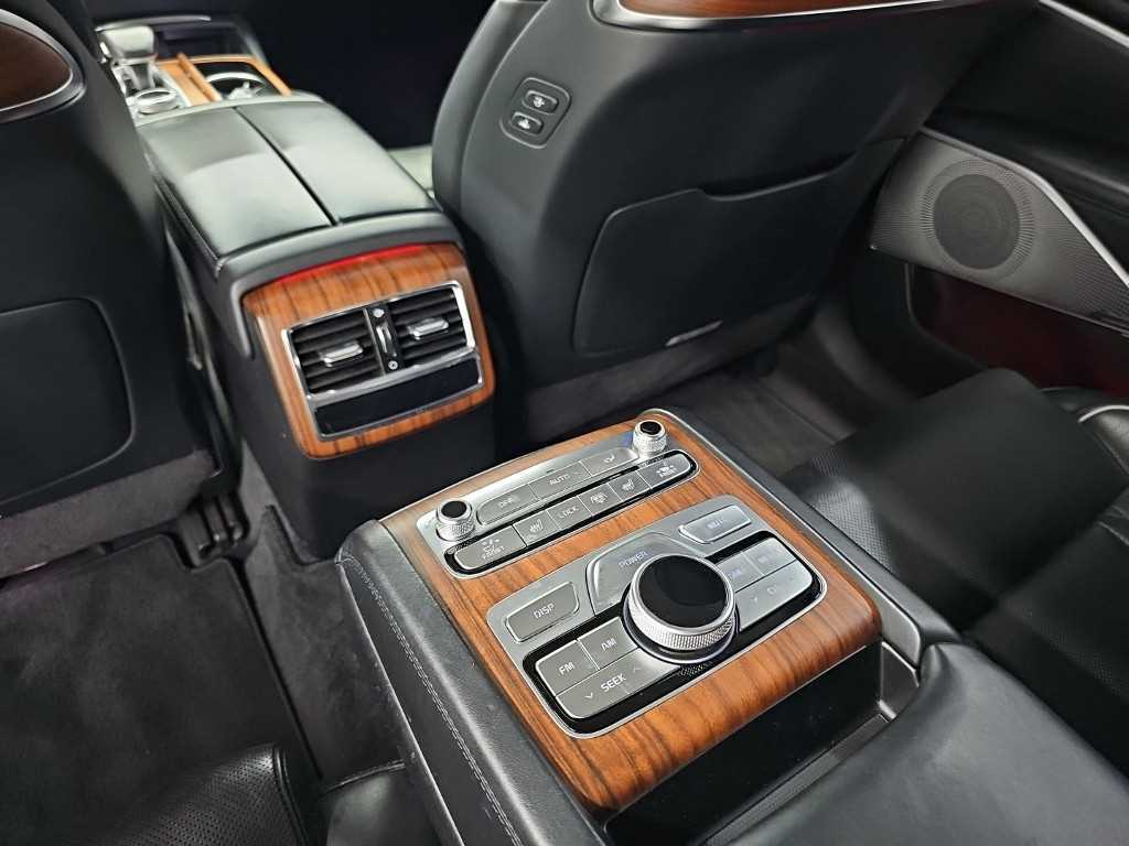 Kia K9 — photo 12