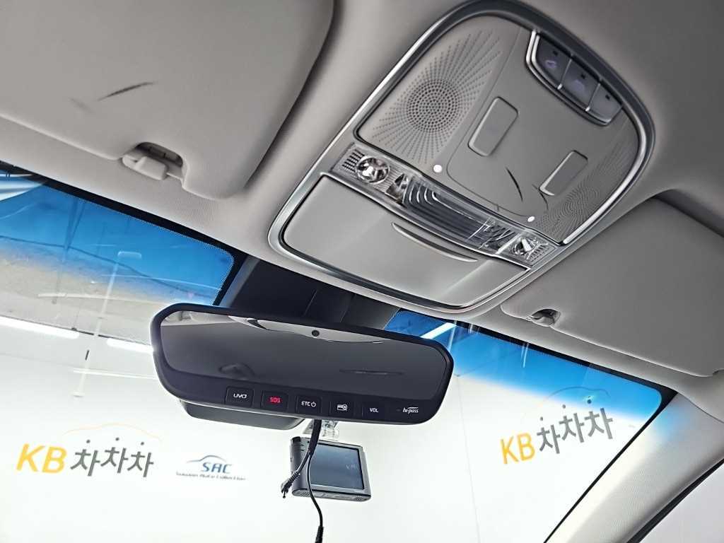 Kia K9 — photo 15
