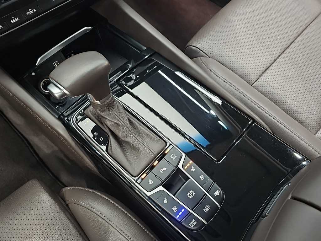 Kia K7 — photo 08