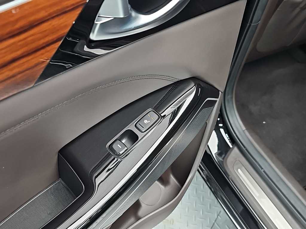 Kia K7 — photo 14