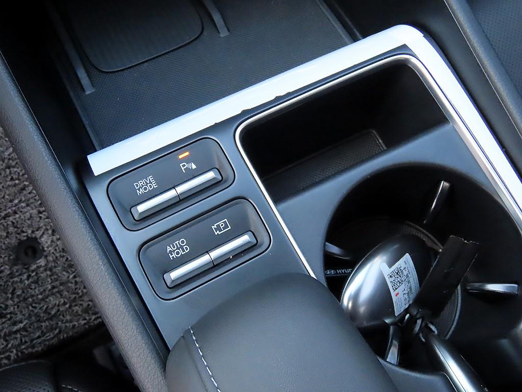 Hyundai Sonata — photo 13