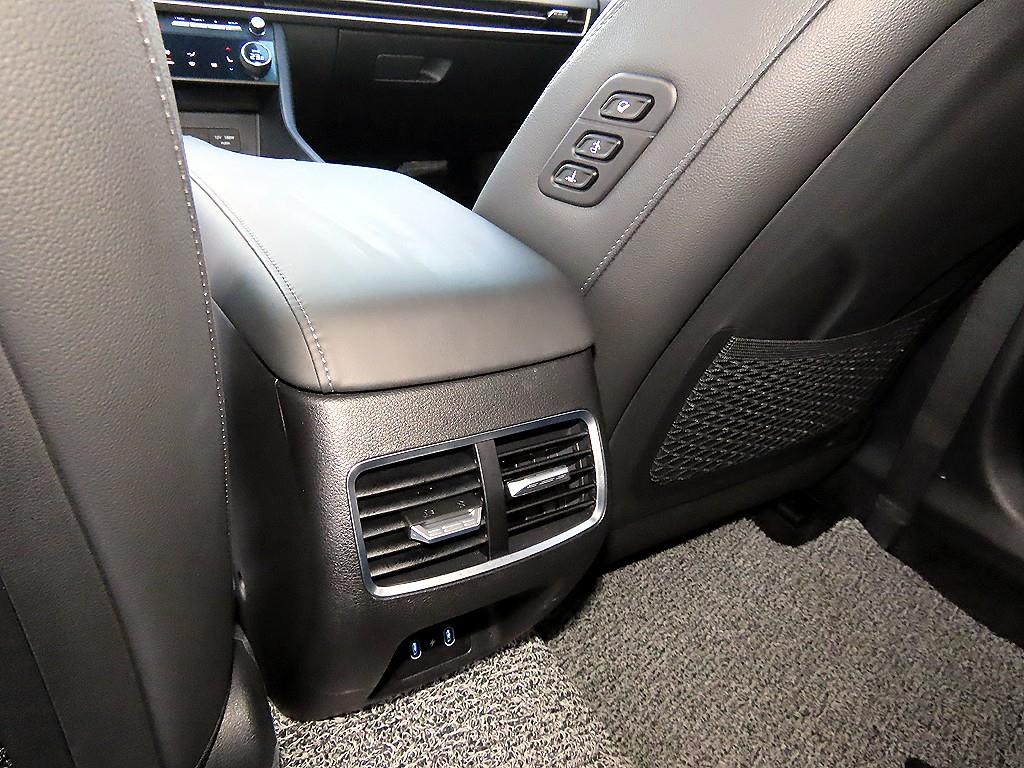 Hyundai Sonata — photo 17