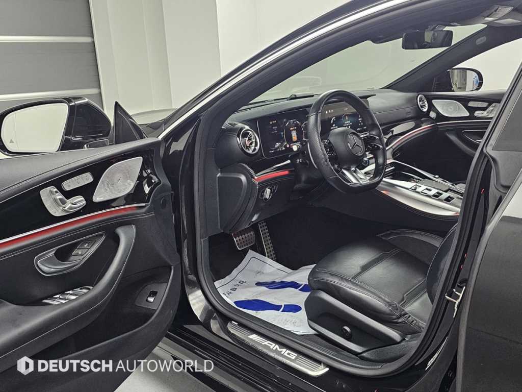 Mercedes-Benz AMG GT — photo 11